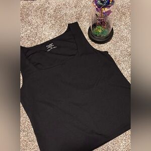 Dressbarn Black sleeveless top Nylon/Spandex Size M great condition